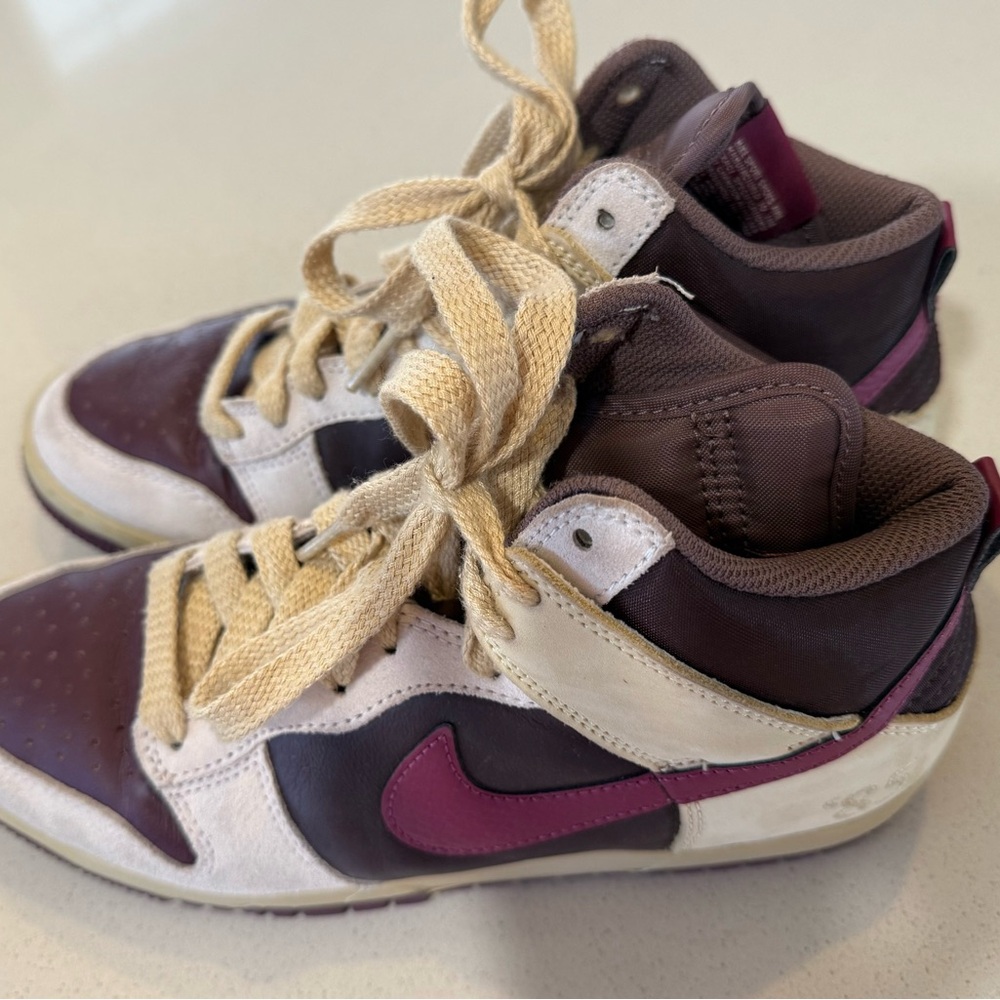 Nike Brown, Cream, and Maroon Sneakers us size 9 New